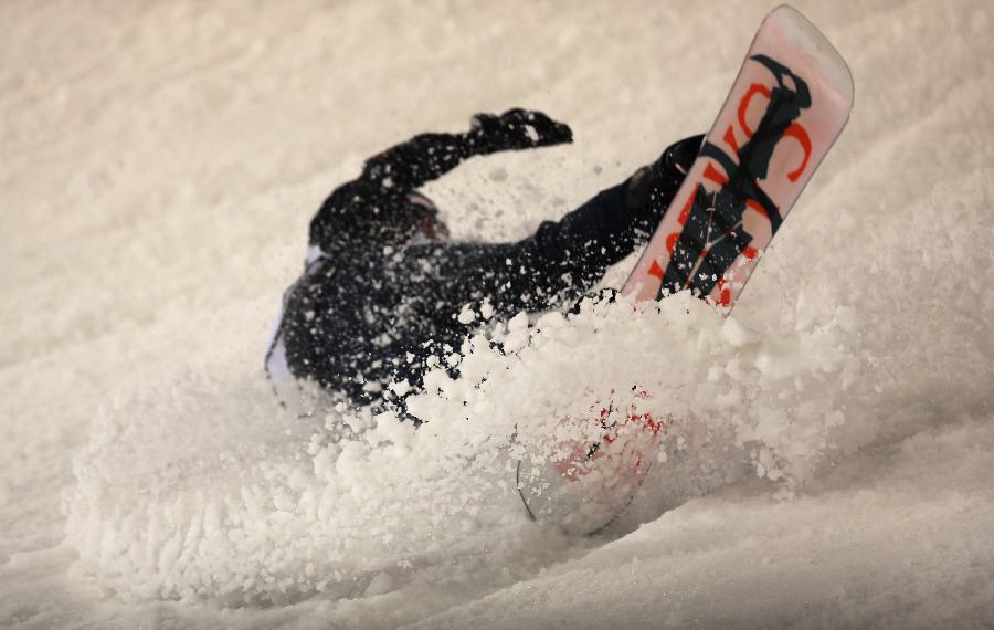 第七届沸雪北京站30名滑手鸟巢亮板试韧17岁小将暂时领先