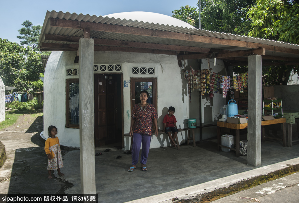 印尼海啸十年后的灾民村 圆顶房屋造型奇特成旅游景点