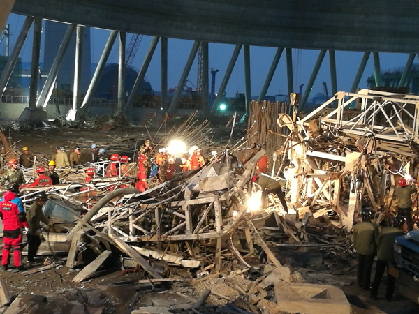 江西电厂施工平台坍塌事故已致74人死亡