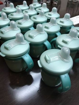 “爱心不停产”：中国工厂欲为英国14岁自闭症男孩重启生产水杯