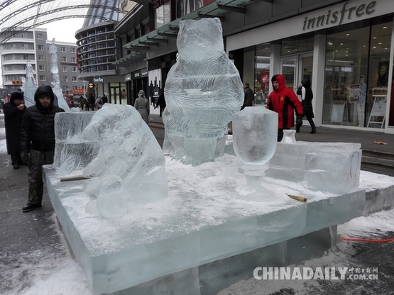 国际冰雕作品亮相长春街头