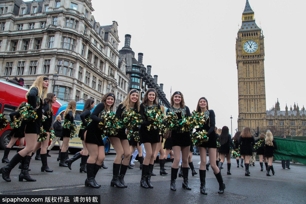 2017伦敦新年大游行盛大举行 载歌载舞欢声笑语迎新年