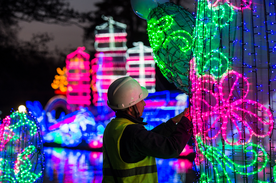 英国举行“神奇灯笼节”庆农历新年 伦敦街头“年味浓”