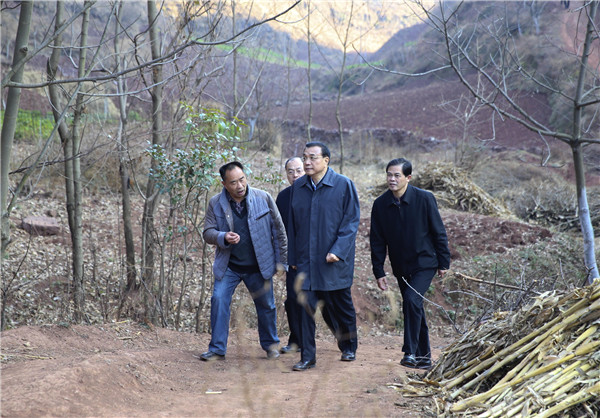 总理到访云南乌蒙山区 要求尽快让贫困村民从大山深处搬出去