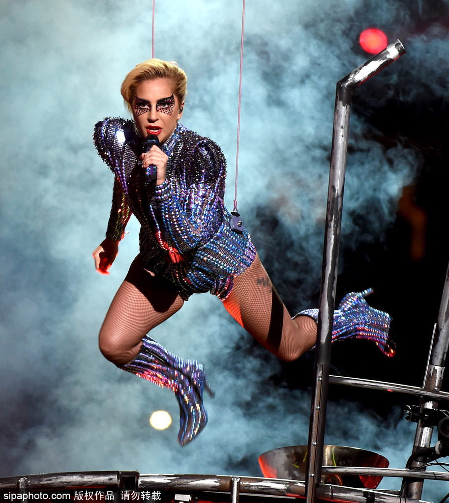 第51届超级碗：Lady Gaga中场秀引爆全场