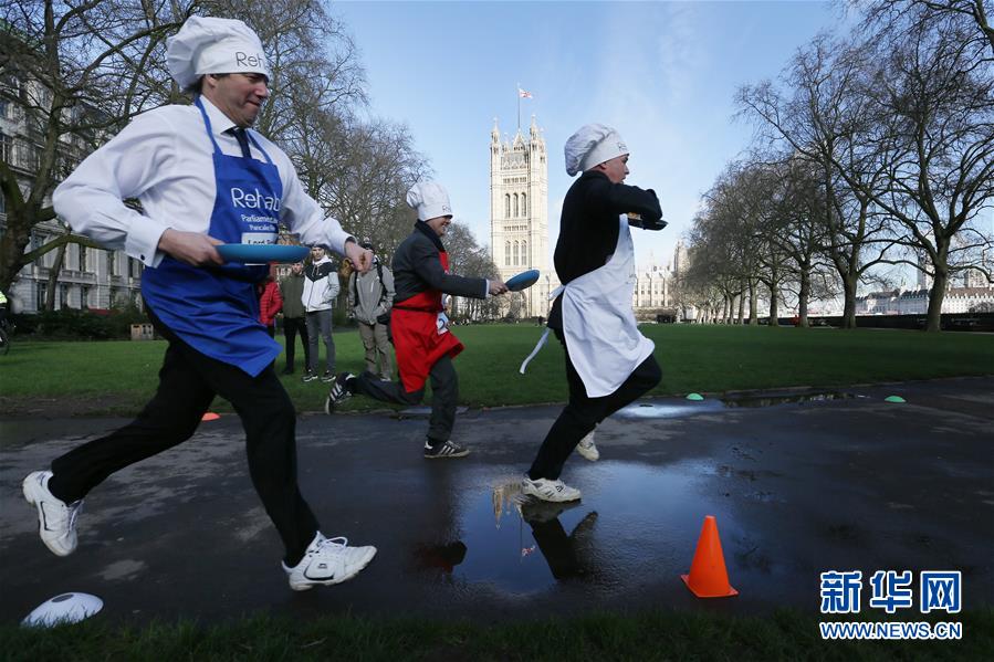 英国：议会的颠煎饼跑比赛