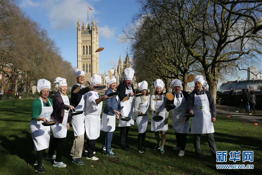 英国：议会的颠煎饼跑比赛