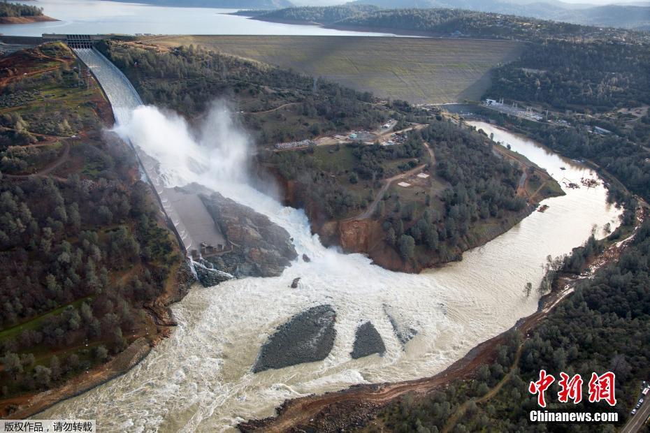 美国最高水坝坍塌居民紧急疏散 现场清理工作启动