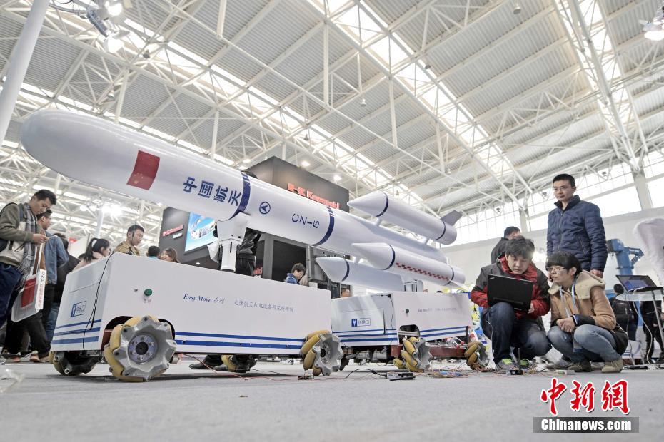 中国最大机器人展在天津举行
