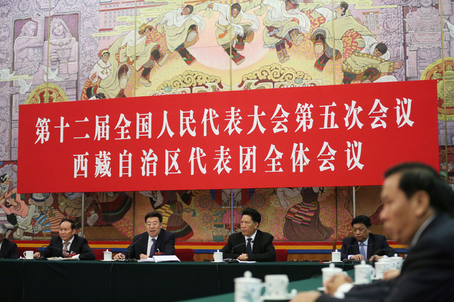 西藏代表团全体会议向媒体开放