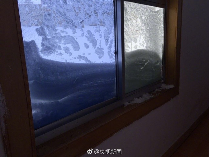 西藏多地出现特大暴雪 积雪半米厚（组图）