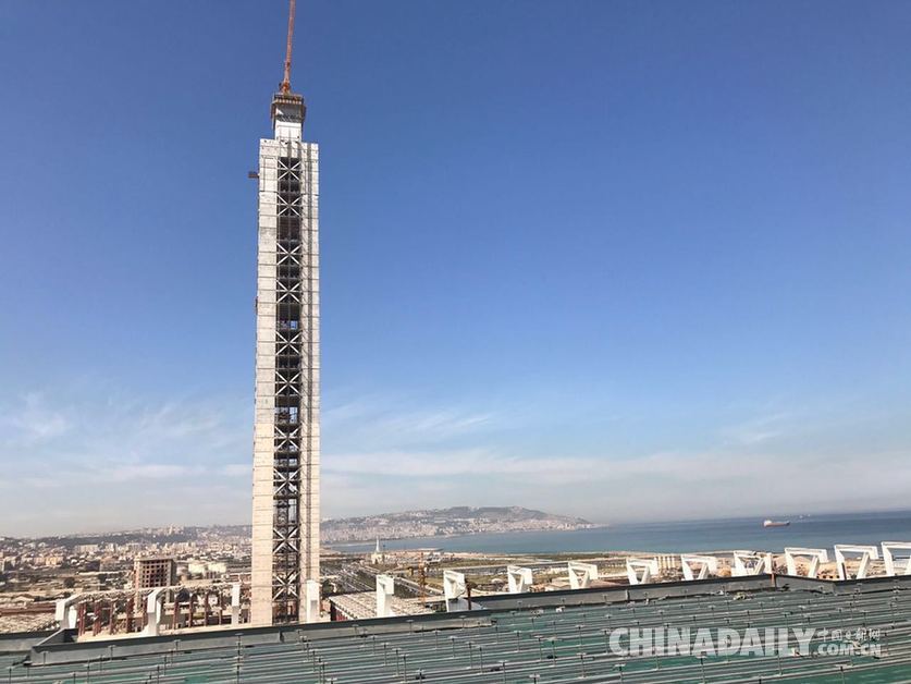 中国建筑队完成“非洲第一高” 将成为世界第三大清真寺