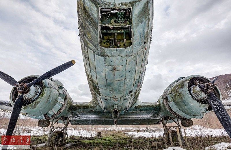 杂草丛生：欧洲最大废弃空军基地曝光