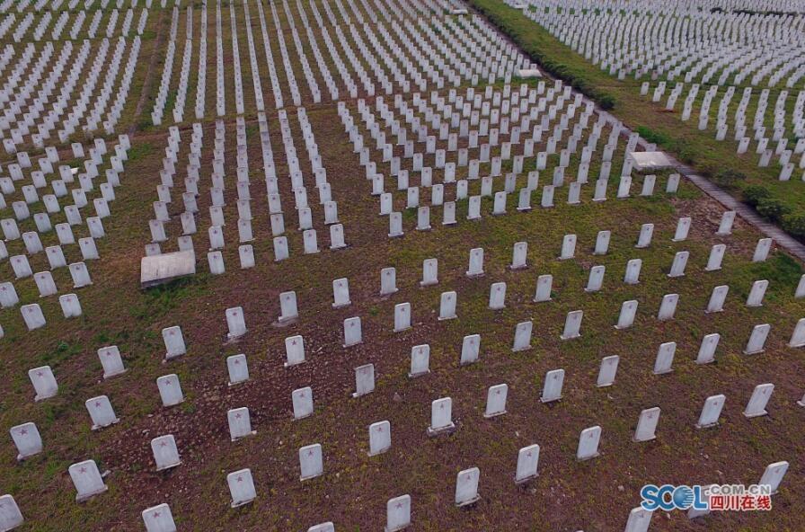 航拍全国最大红军烈士陵园 两万名烈士安眠