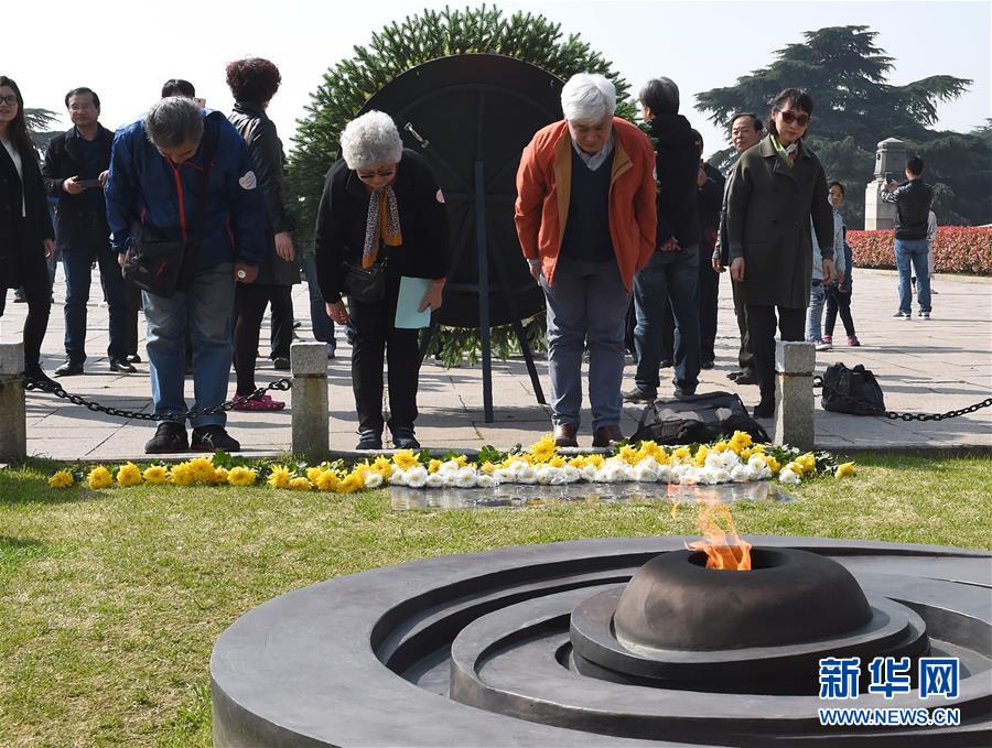 南京：雨花台烈士亲属凭吊先烈