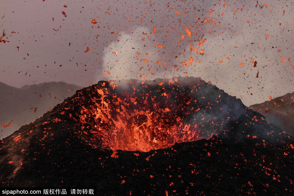 地球异域之美 盘点火山毁天灭地震撼瞬间