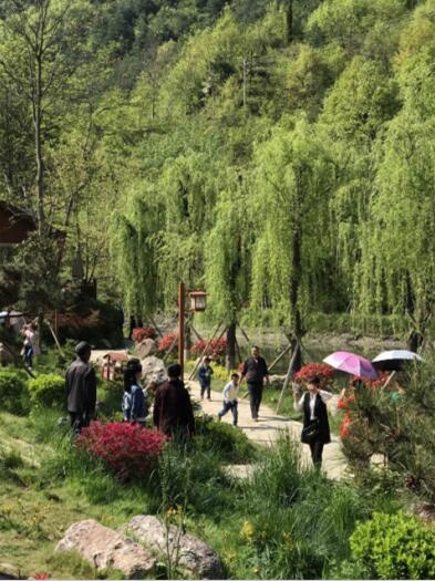 甘肃贫困县发展旅游扶贫 五一小长假吸引万余名游客