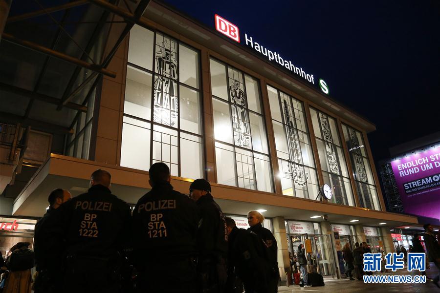 德国一快速列车在多特蒙德中央火车站发生出轨事故