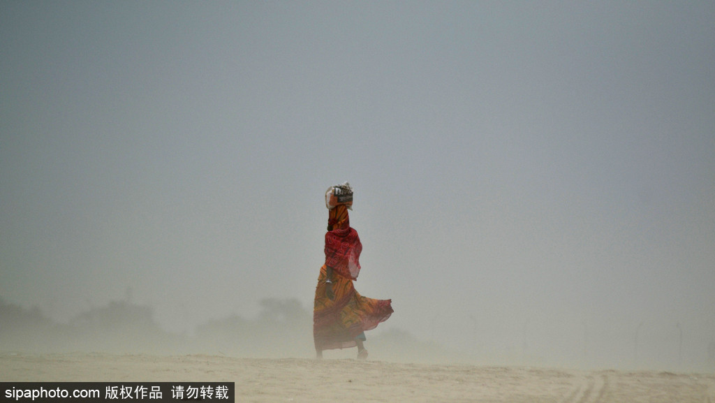 一场风沙侵袭北京 盘点各地沙尘遮天蔽日景象