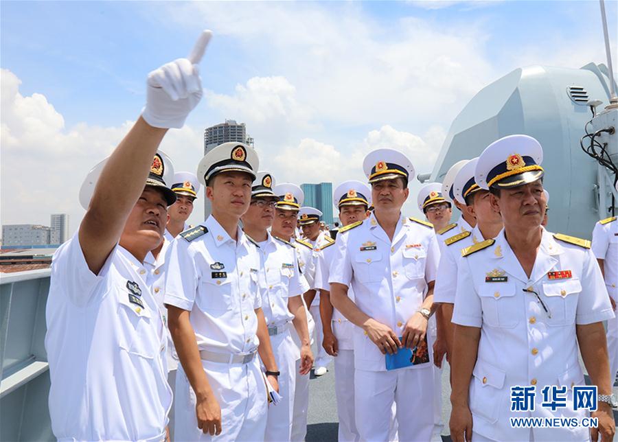 中国海军远航访问编队抵达越南胡志明市访问