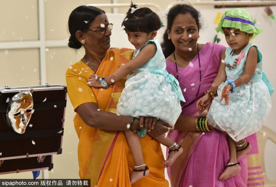 活下去就有希望 印度连体姐妹分离手术成功茁壮成长