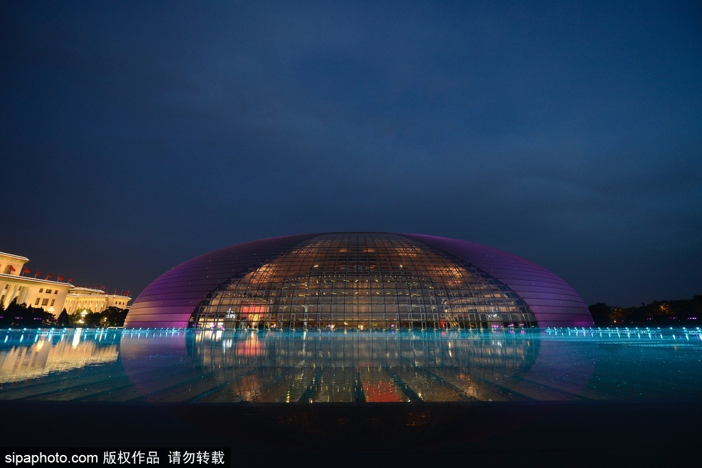 迎“一带一路”高峰论坛 北京国家大剧院景光照明璀璨夺目