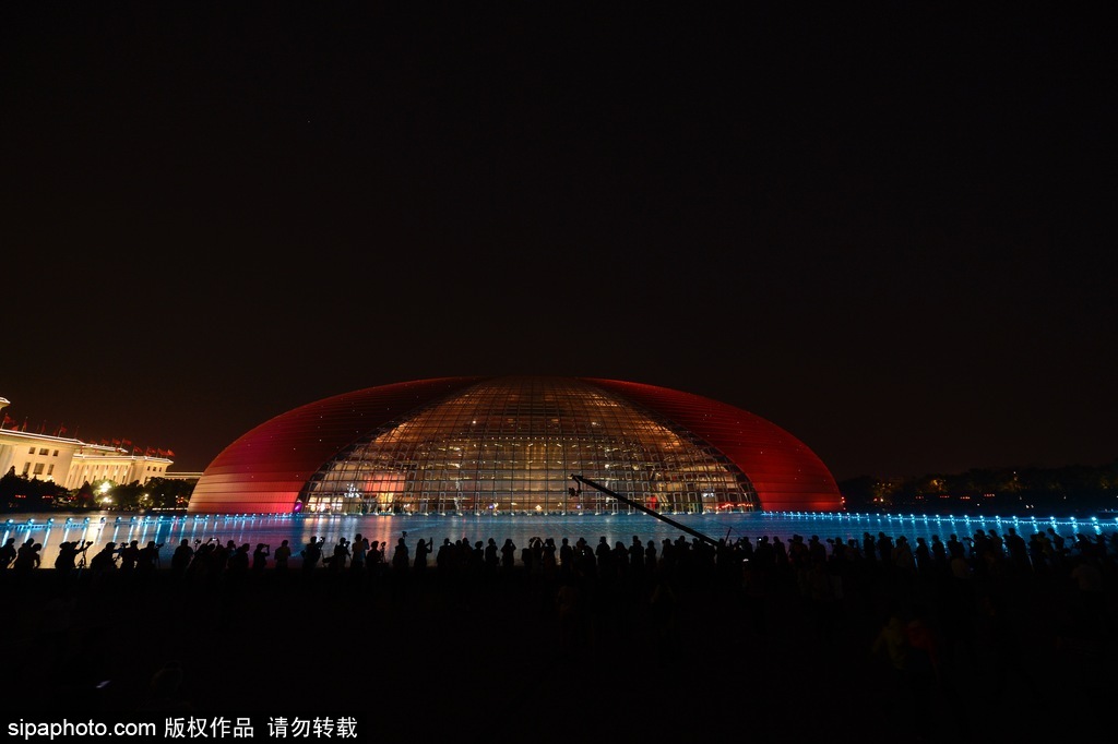 迎“一带一路”高峰论坛 北京国家大剧院景光照明璀璨夺目