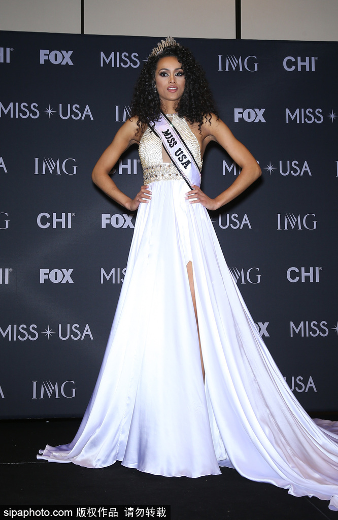 2017美国小姐哥伦比亚区美女夺冠 大秀傲人身材