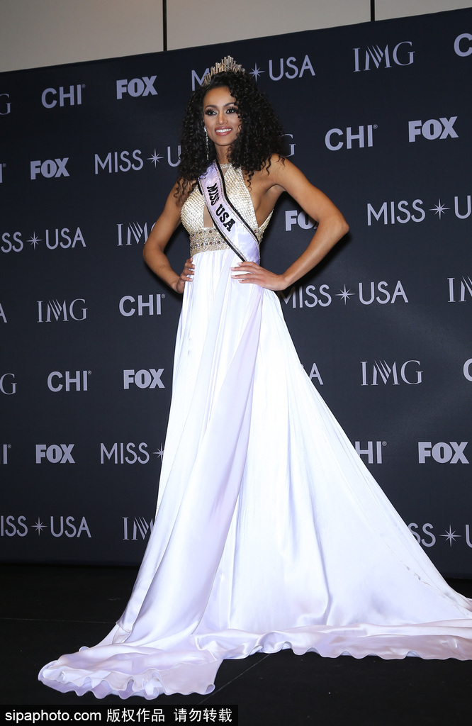 2017美国小姐哥伦比亚区美女夺冠 大秀傲人身材