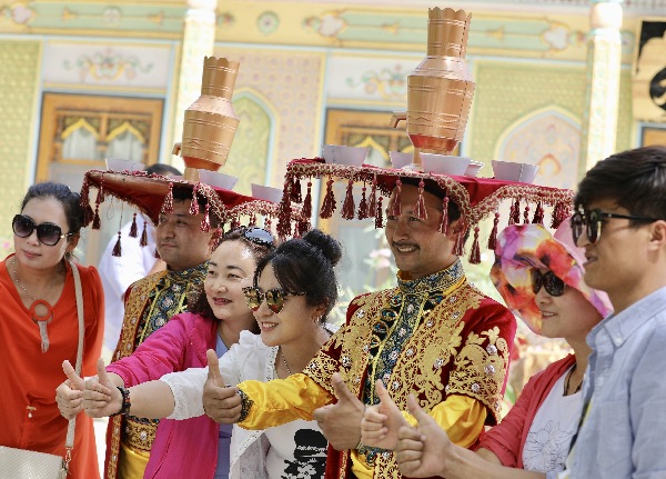 新疆阿克苏：“刀郎文化”吸引游客