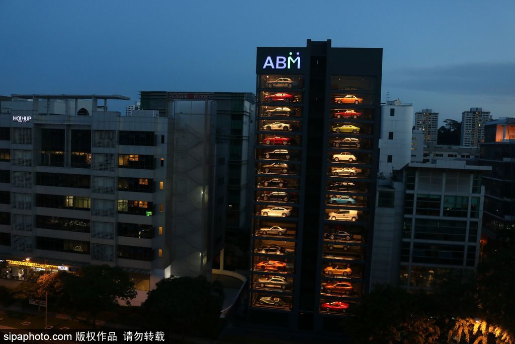 投币买豪车！新加坡现世界最高汽车自动售货机达15层楼