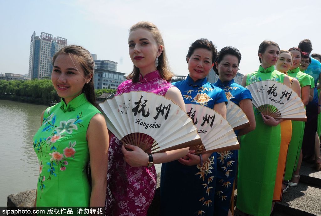 杭州全球旗袍日 见证古典美与国际范