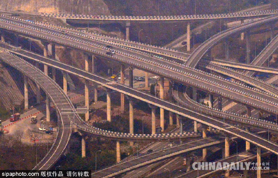 导航看哭车主看晕！重庆最复杂立交桥壮观无比