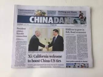 跟随领导人出国采访，中国日报记者的行李箱里都有啥？
