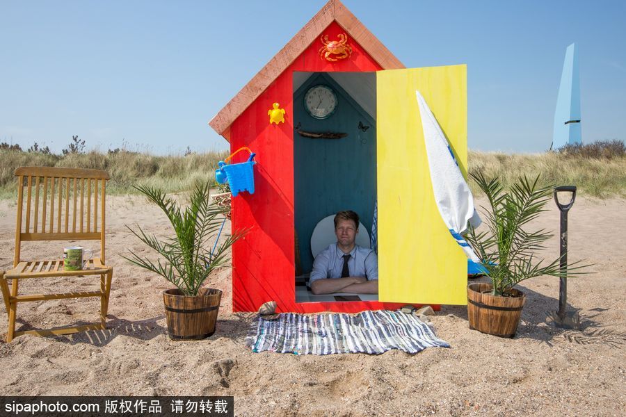 英国奇葩发明家打造世界首座海滩地下小屋