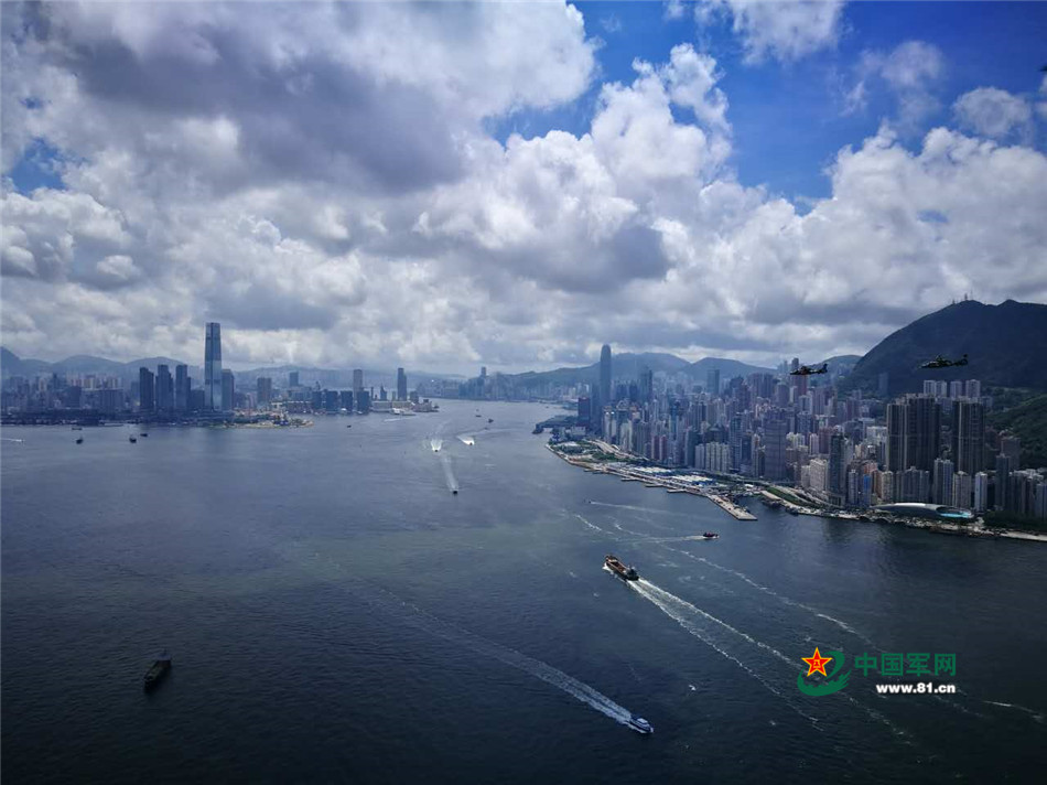 航拍视角|驻香港部队举行海空联合巡逻行动