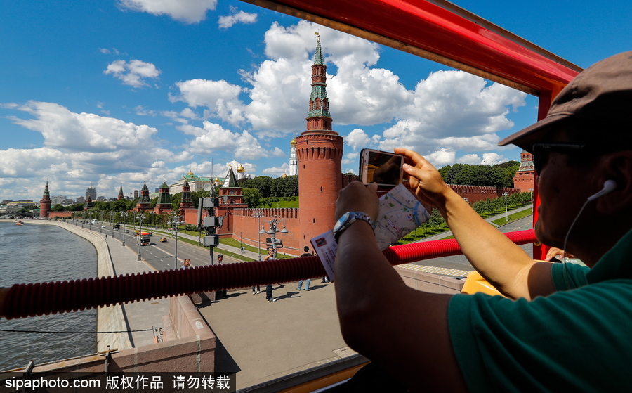 跟随游客游览莫斯科 观光车视角下的俄罗斯城市风光