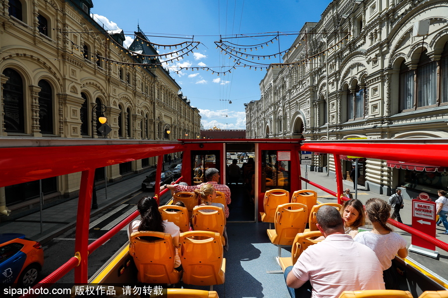 跟随游客游览莫斯科 观光车视角下的俄罗斯城市风光
