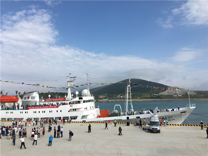 蛟龙号完成试验性应用航次返回青岛基地