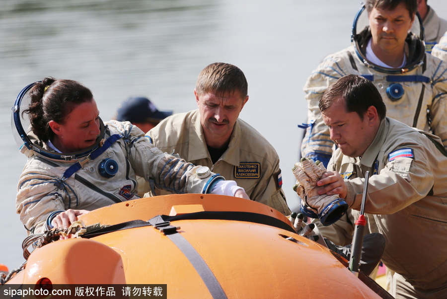 探访国际空间站宇航员训练 美俄加三国宇航员参加起飞前培训