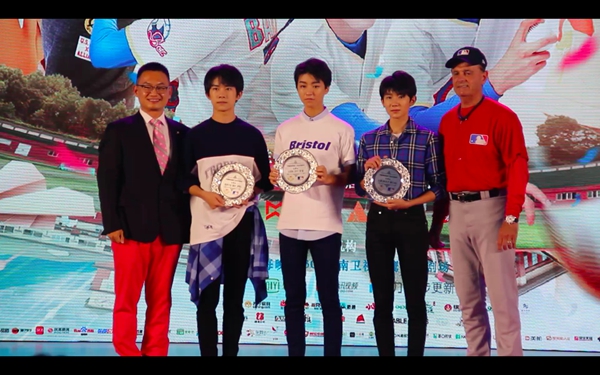 《我们的少年时代》7月9日湖南卫视首播 TFBOYS获奖薛之谦李小璐花式互怼