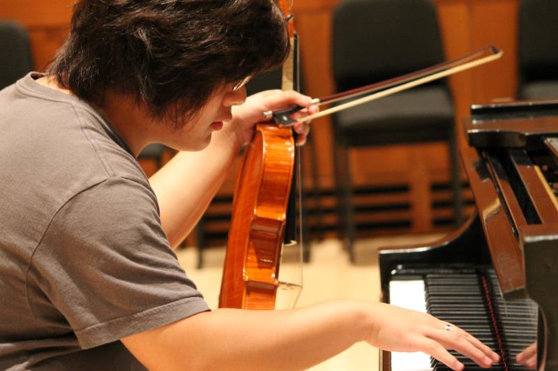 柏林爱乐乐团首次出现中国籍中提琴演奏家