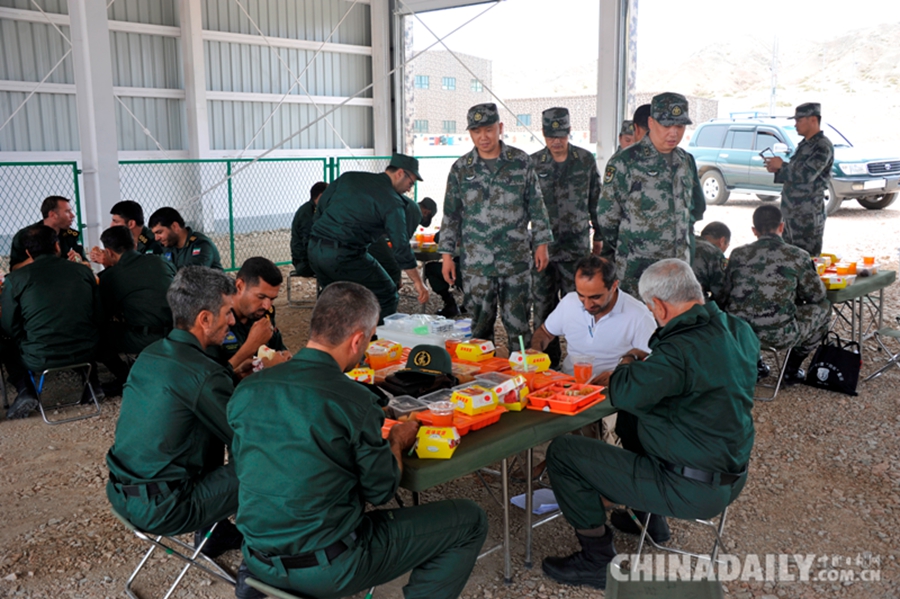 中国陆军承办“国际军事比赛-2017”：“野战特色营养餐”体现我军野战饮食保障新变化