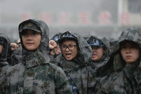 周星驰：更多学生参加军事夏令营，香港就更有希望