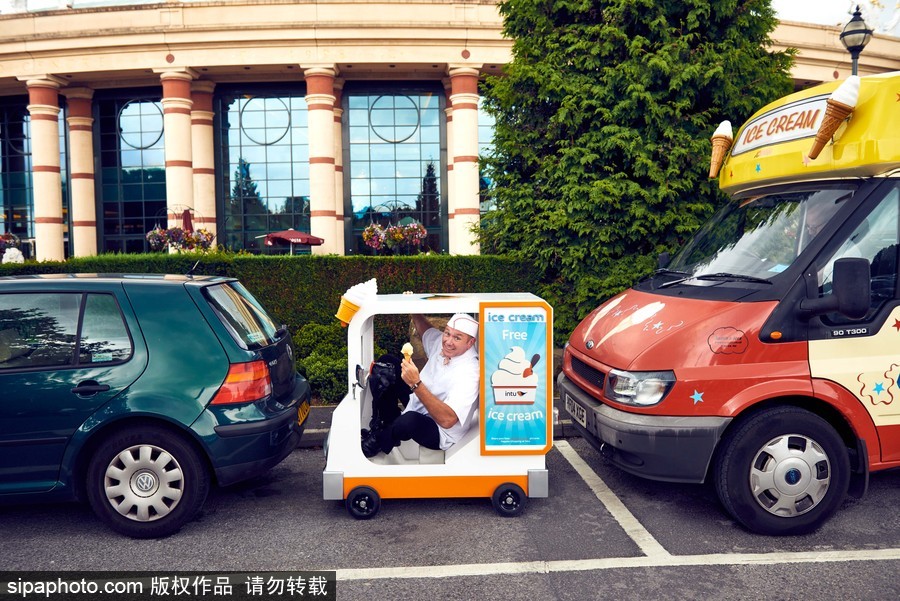 太迷你了！世界最小冰淇淋车亮相似来自“小人国”