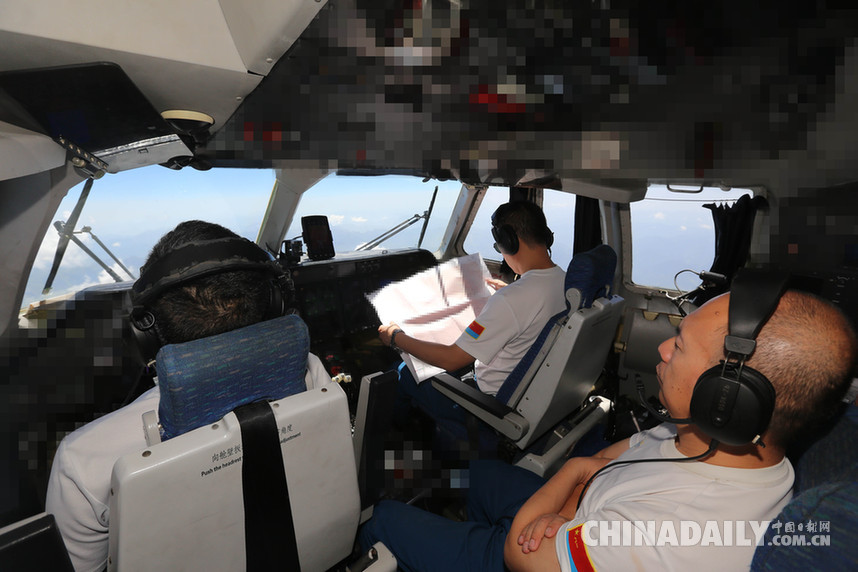 西部战区空军运-9获取震后首份高精度航空侦察影像