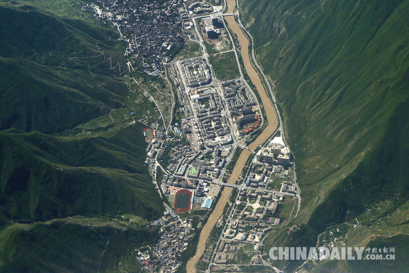 西部战区空军运-9获取震后首份高精度航空侦察影像