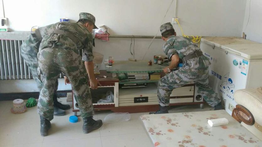 新疆军区全力做好精河县抗震救灾工作 上百名官兵展开救援