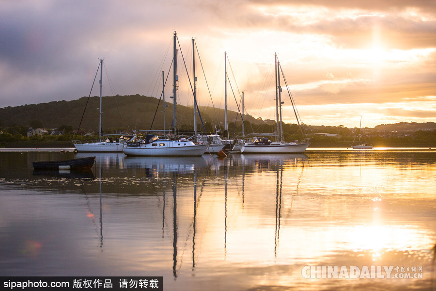 英国康威河日出美景 天光云影的“平行世界”