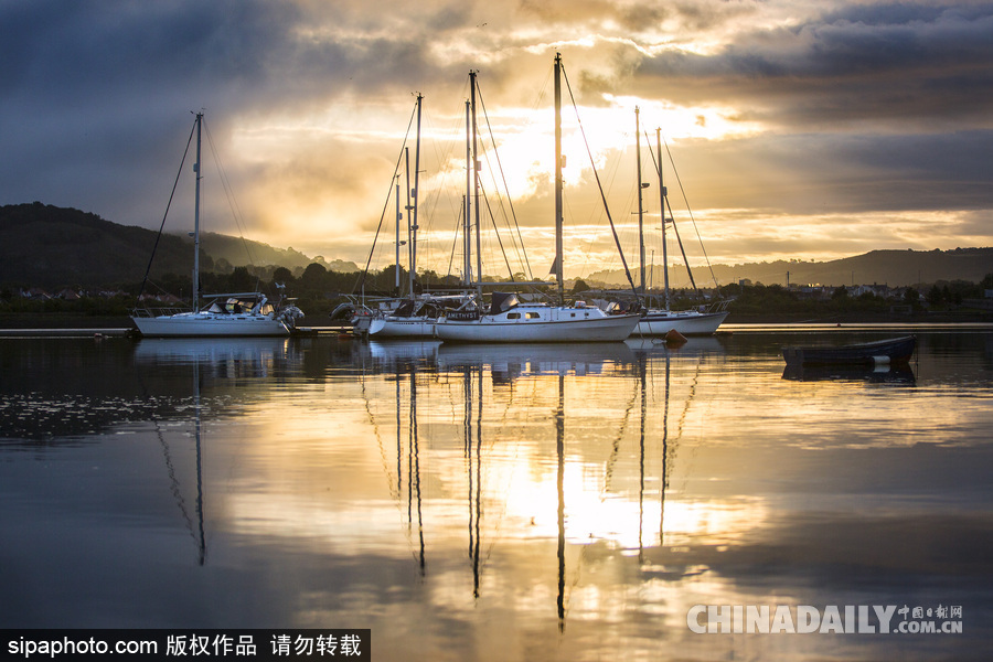 英国康威河日出美景 天光云影的“平行世界”